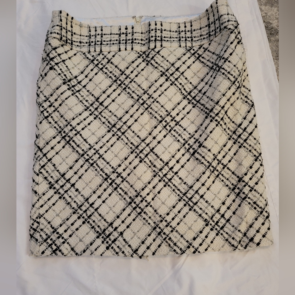 White House Black Market Skirt